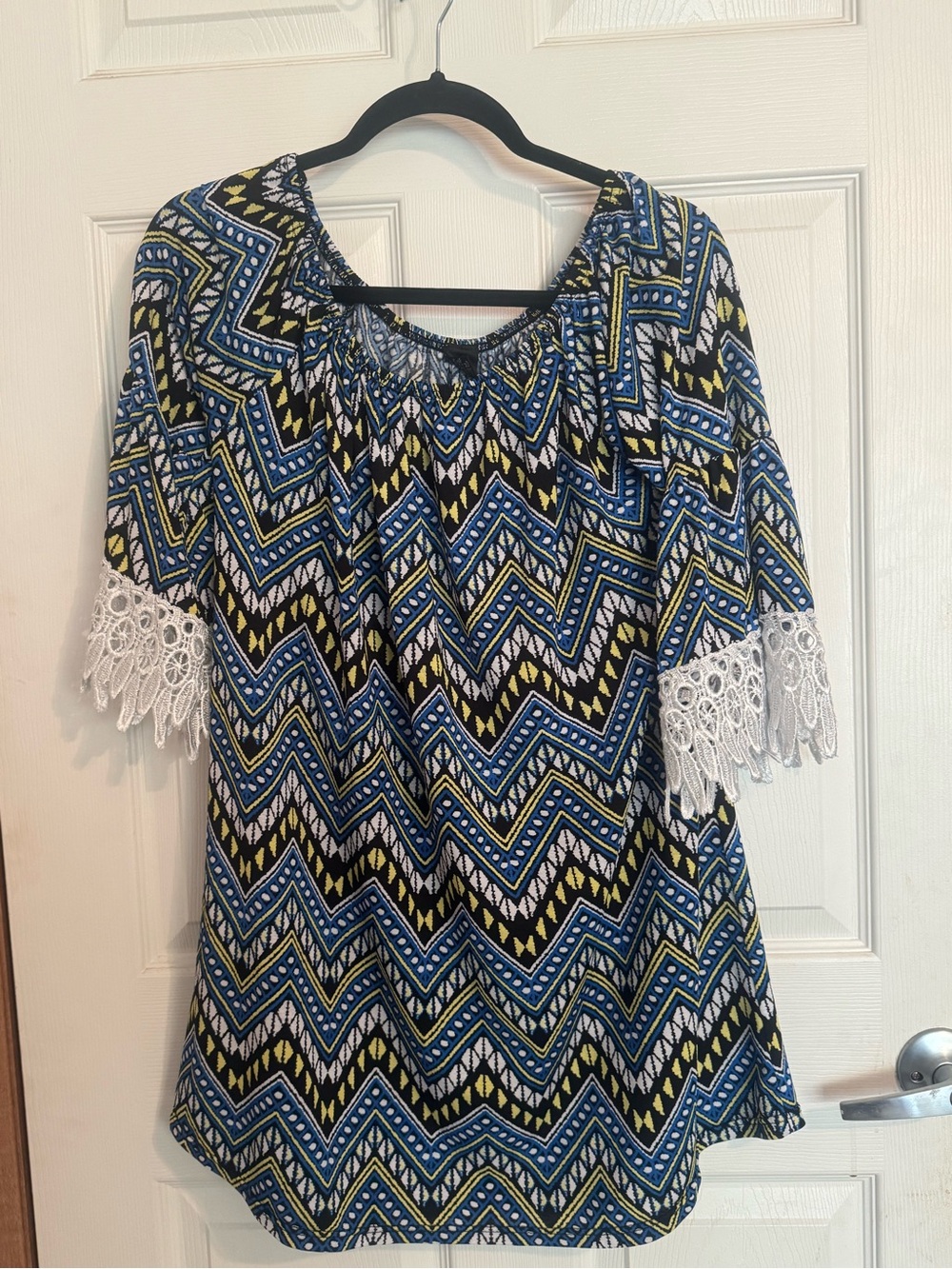 WinWin Blue Chevron Dress with White Lace Trim